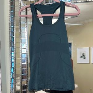 Lululemon Swiftly Tech tank